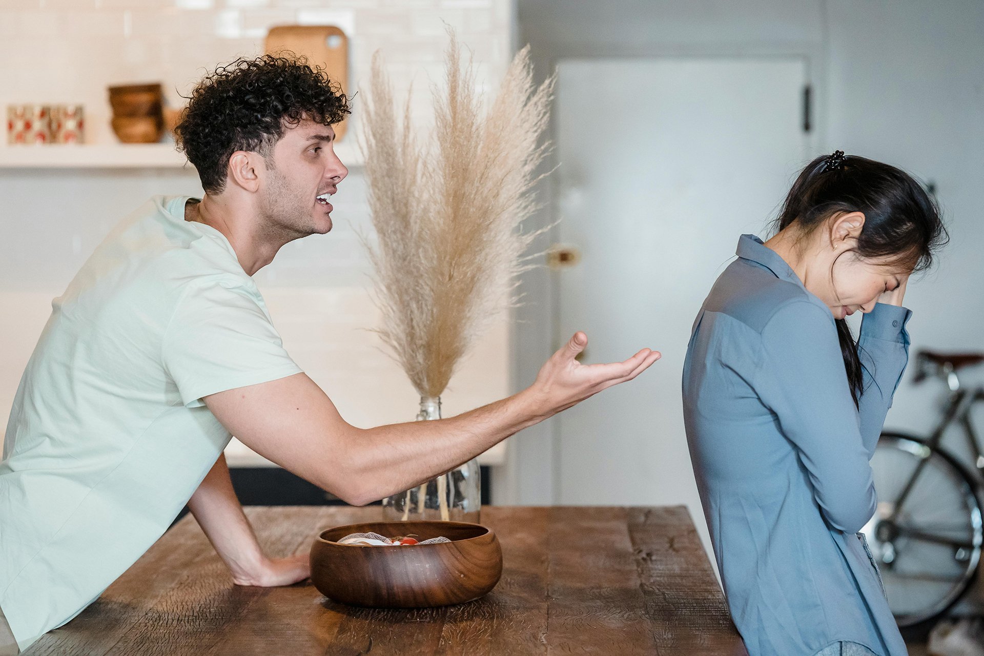 When Love Addiction and Narcissism Meet